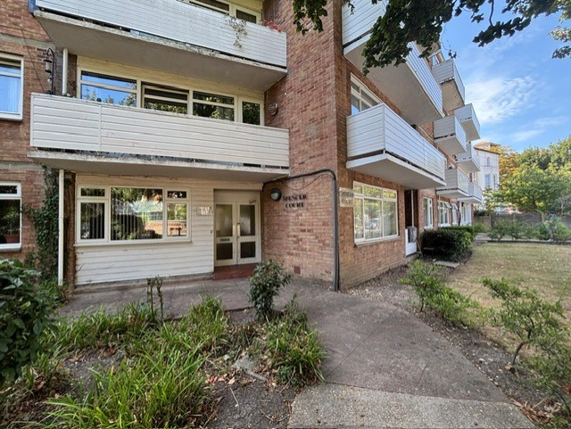 Flat 6 Spencer Court, Merton Road, Southsea, PO5 2AJ